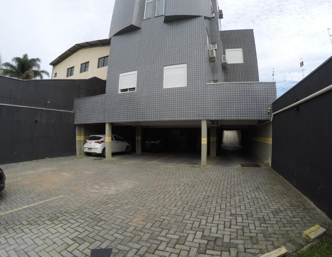 Hollyster Hotel Pinhais Exterior foto